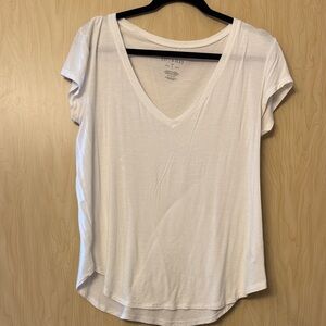 American Eagle Outfitters | Women’s White V-Neck Tee | Size Medium
